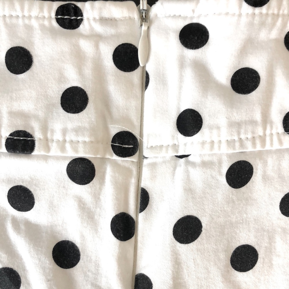 ❌SOLD❌ Forever 21 Black & White Polka Dot Shorts Size Medium - Picture 6 of 12